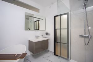 Photo 21- click for photo gallery